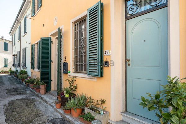 casa indipendente in vendita a Pistoia in zona Centro Città