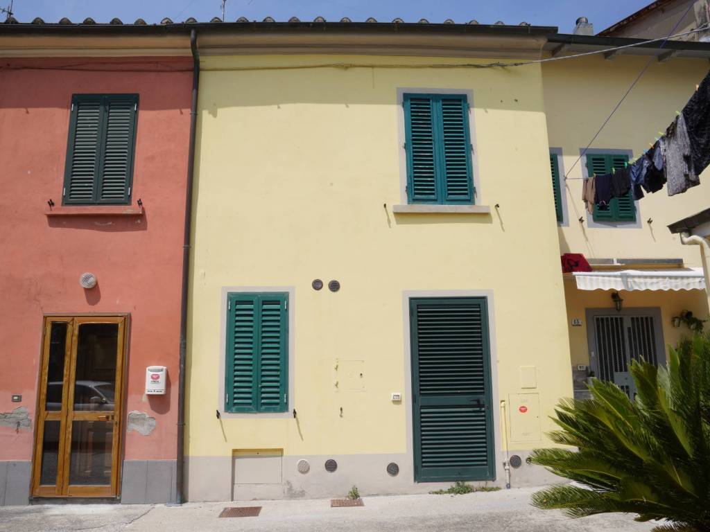 casa indipendente in vendita a Pistoia