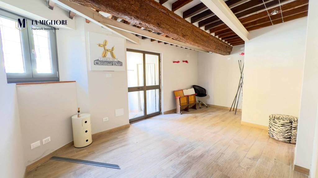 appartamento in vendita a Pistoia in zona Centro Città