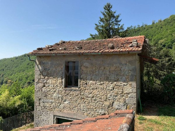 casa indipendente in vendita a Pistoia in zona Borghetto