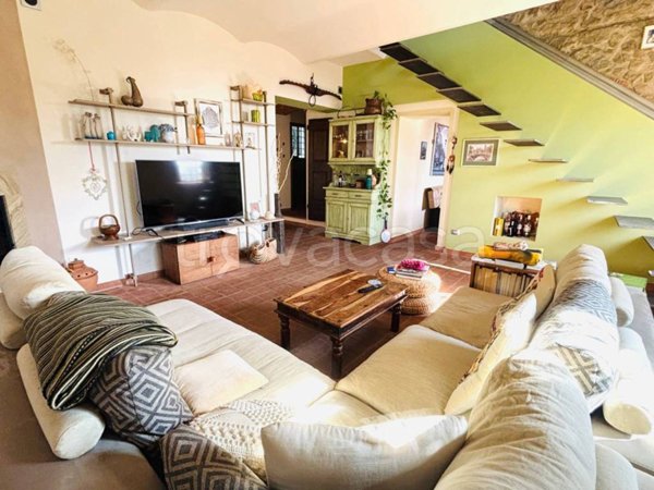 casa indipendente in vendita a Pistoia