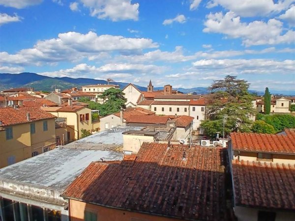 appartamento in vendita a Pistoia in zona Centro Città