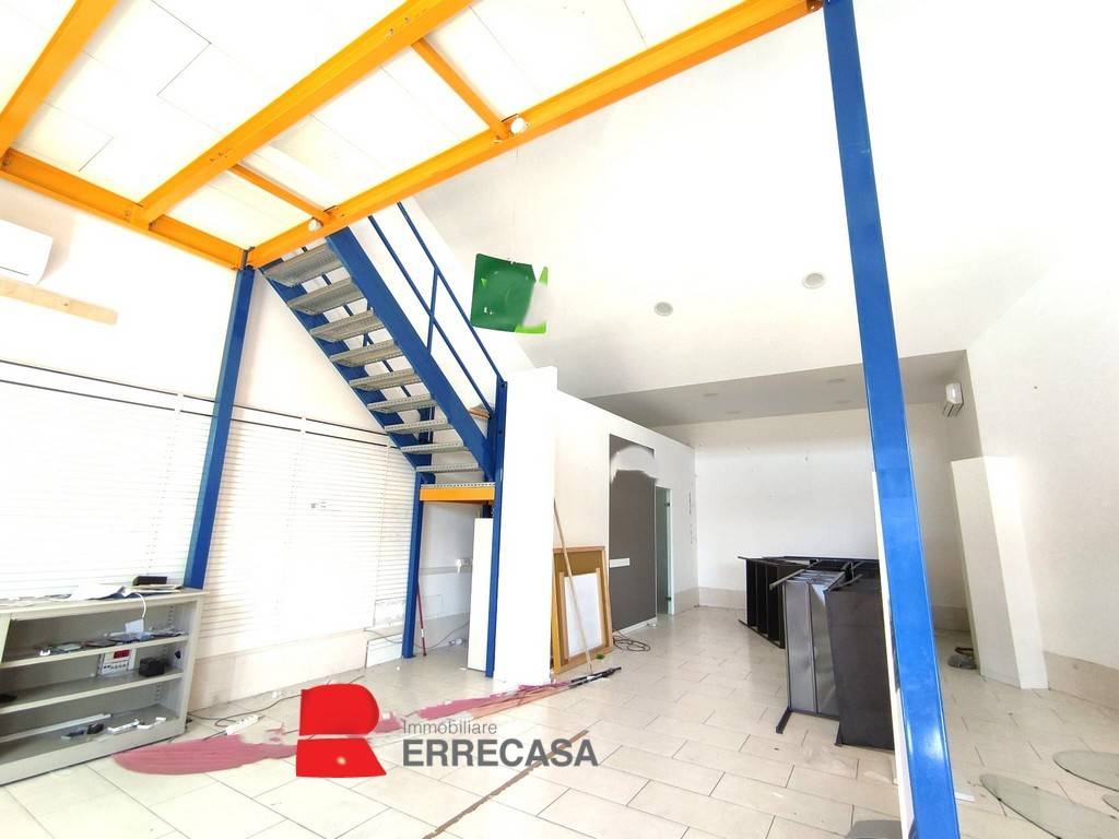 negozio in vendita a Pistoia