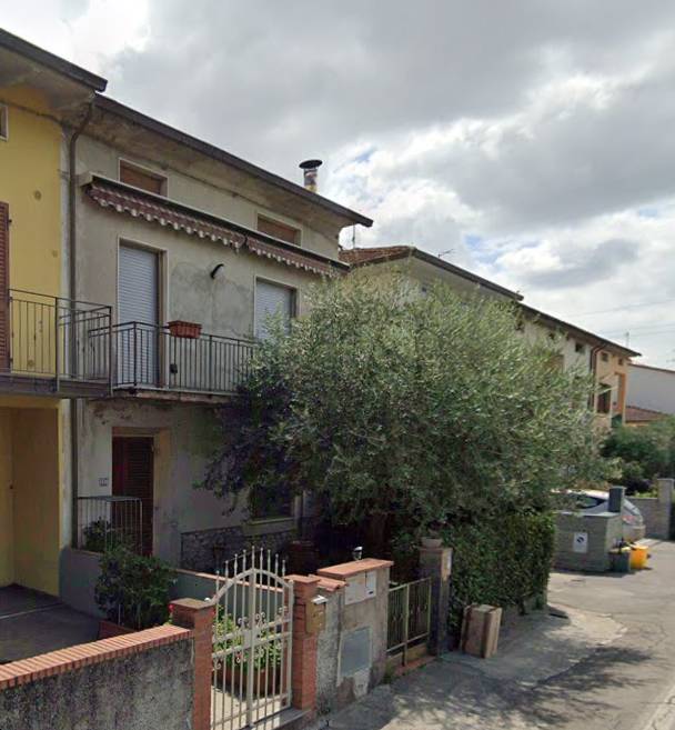 casa indipendente in vendita a Pistoia