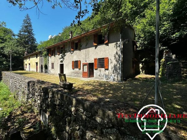 casa indipendente in vendita a Pistoia in zona Pracchia