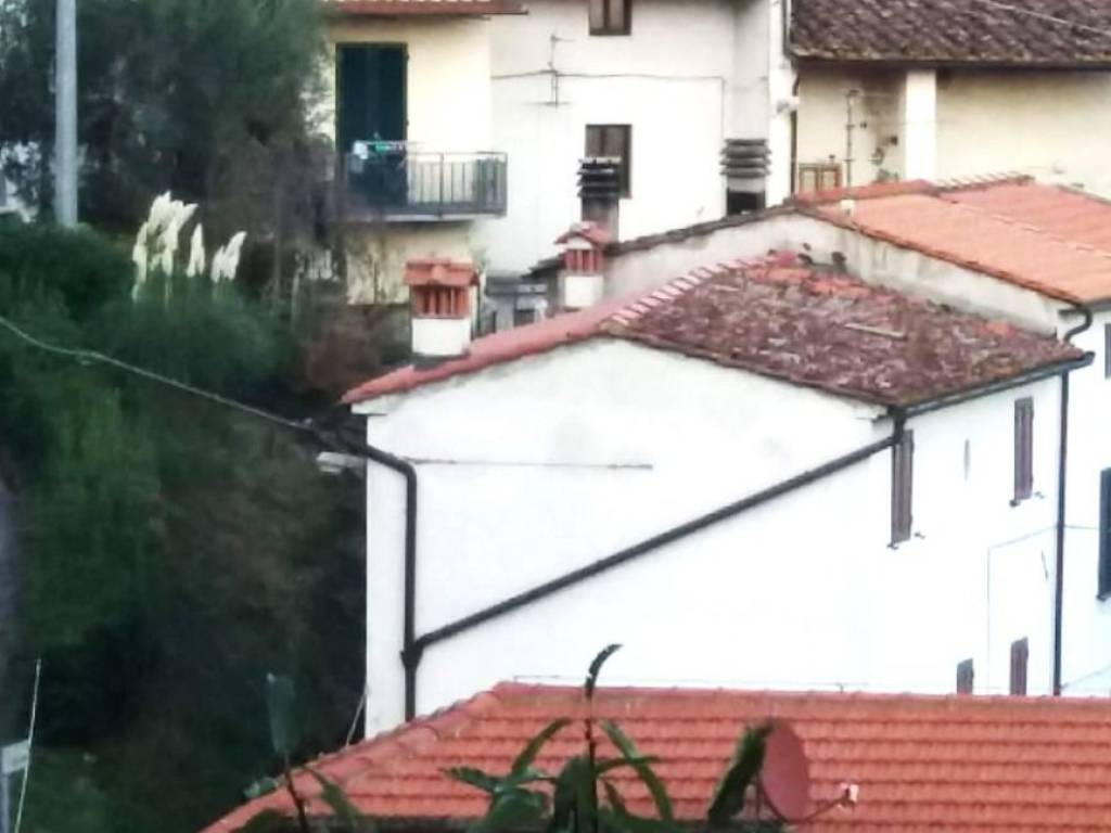 casa indipendente in vendita a Pistoia in zona Baggio