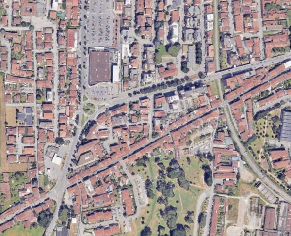 negozio in vendita a Pistoia in zona Centro Città