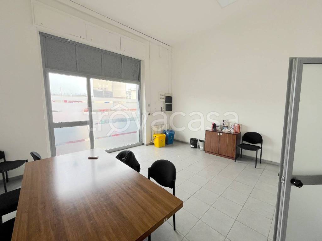 negozio in vendita a Pistoia in zona Centro Città