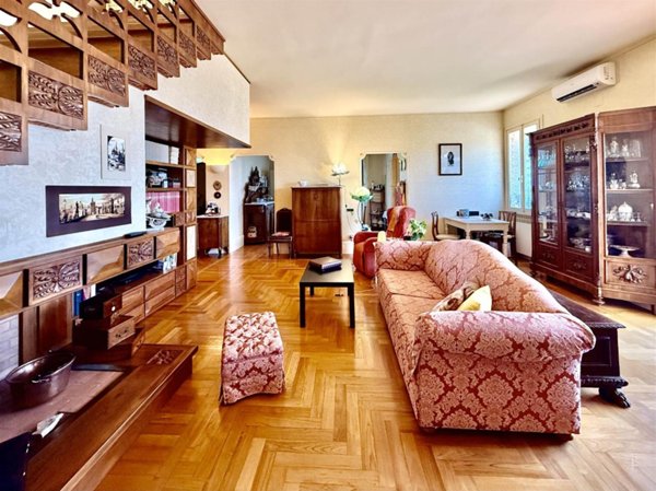 casa indipendente in vendita a Pistoia in zona Stadio