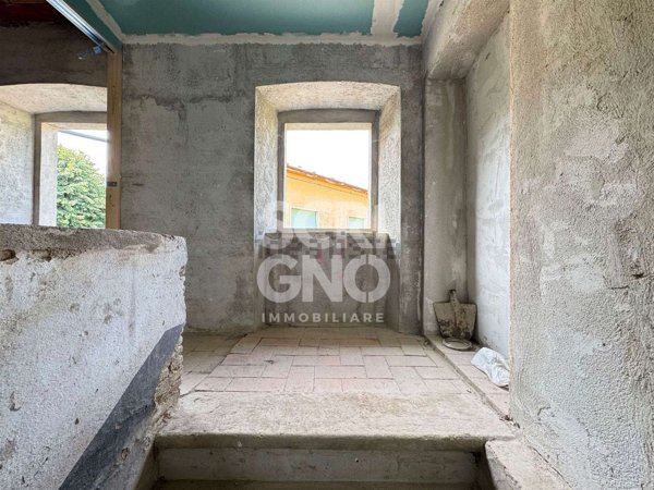 casa indipendente in vendita a Pistoia in zona Campopiano