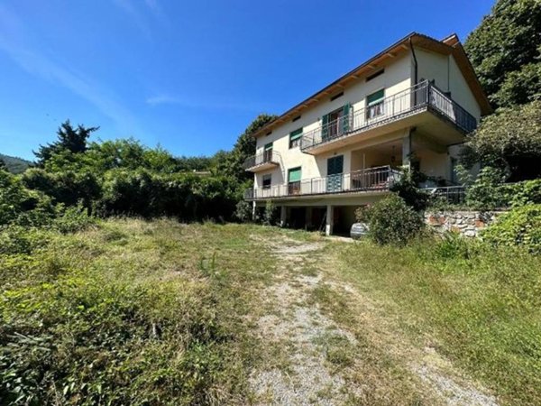 casa indipendente in vendita a Pistoia in zona Cireglio