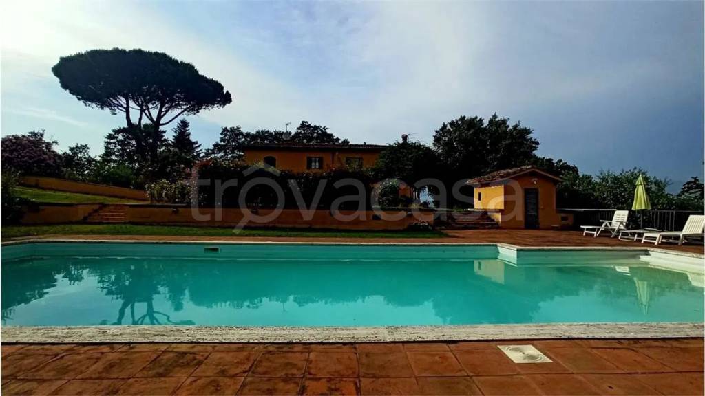 casale in vendita a Pistoia in zona Spazzavento