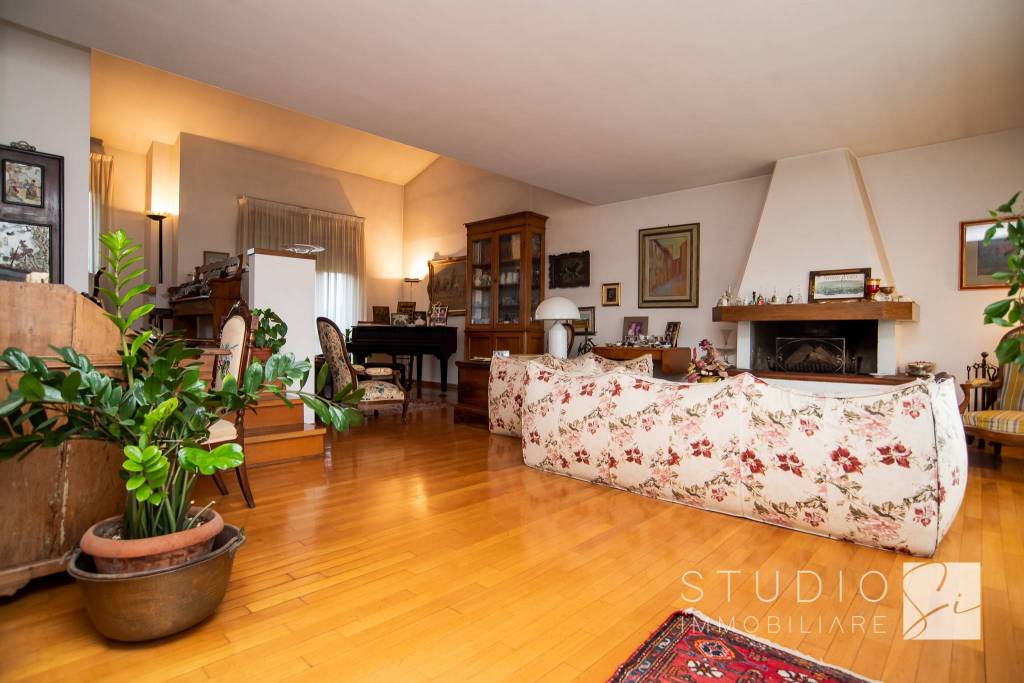 appartamento in vendita a Pistoia in zona Stadio