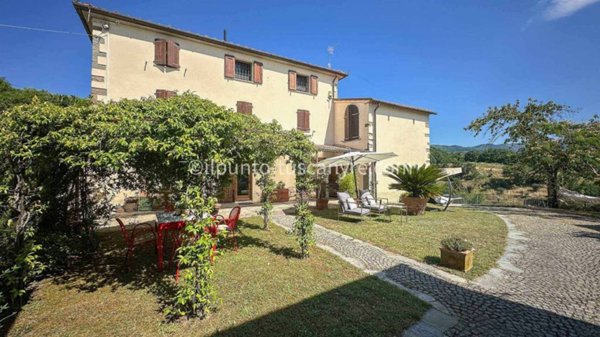 casa indipendente in vendita a Pistoia in zona San Felice