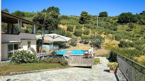 casa indipendente in vendita a Pistoia in zona San Felice