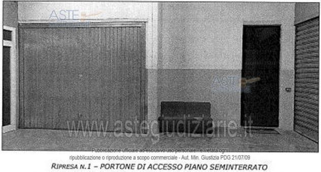 locale commerciale in vendita a Pistoia