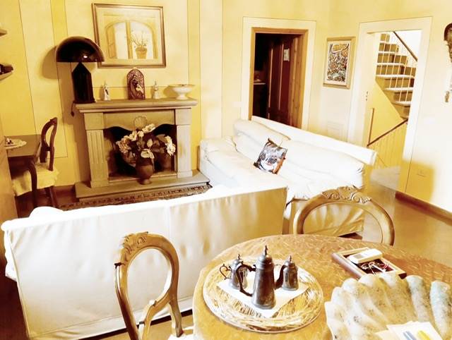 casa indipendente in vendita a Pistoia in zona Centro Città
