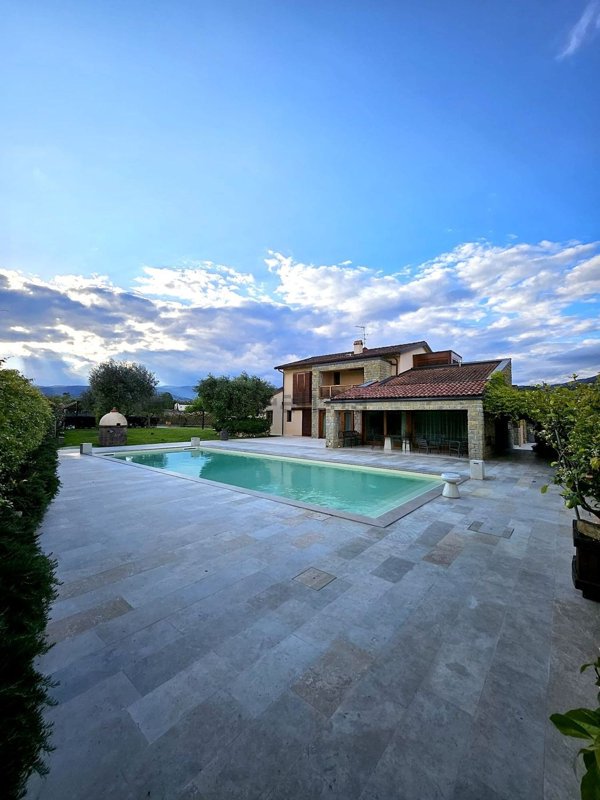 casa indipendente in vendita a Pistoia in zona Valdibure