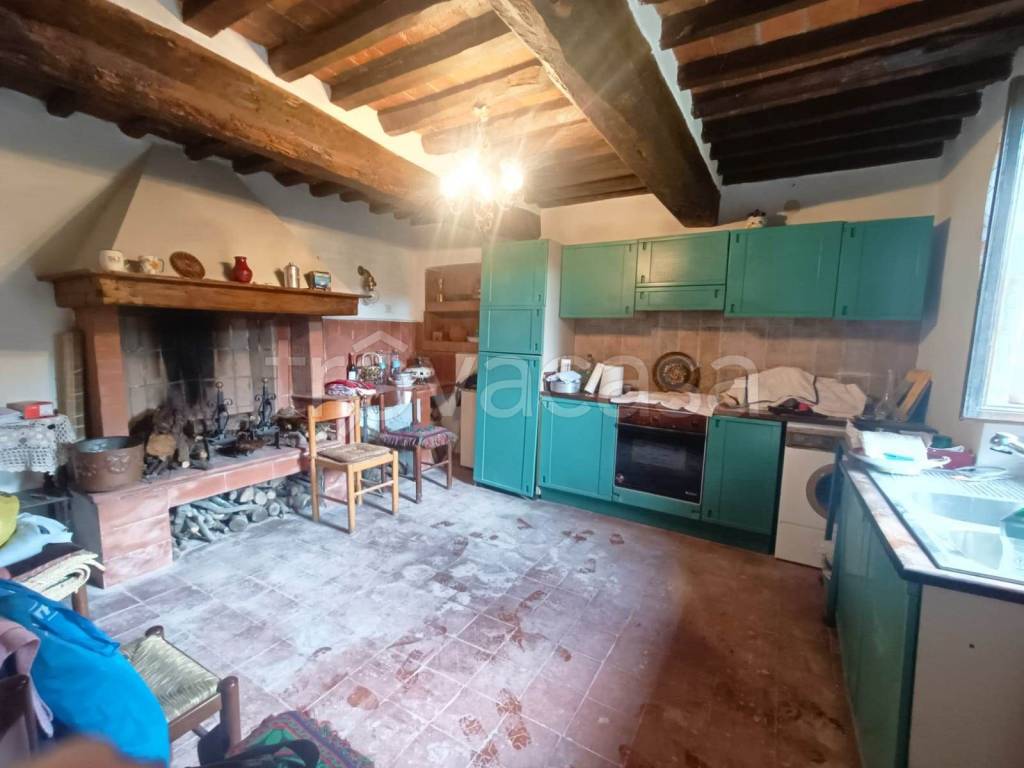 casa indipendente in vendita a Pistoia in zona Sammommè