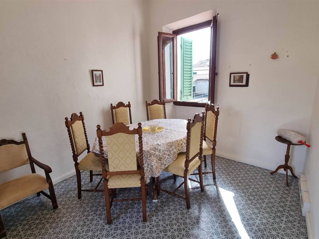 casa indipendente in vendita a Pistoia in zona Centro Città