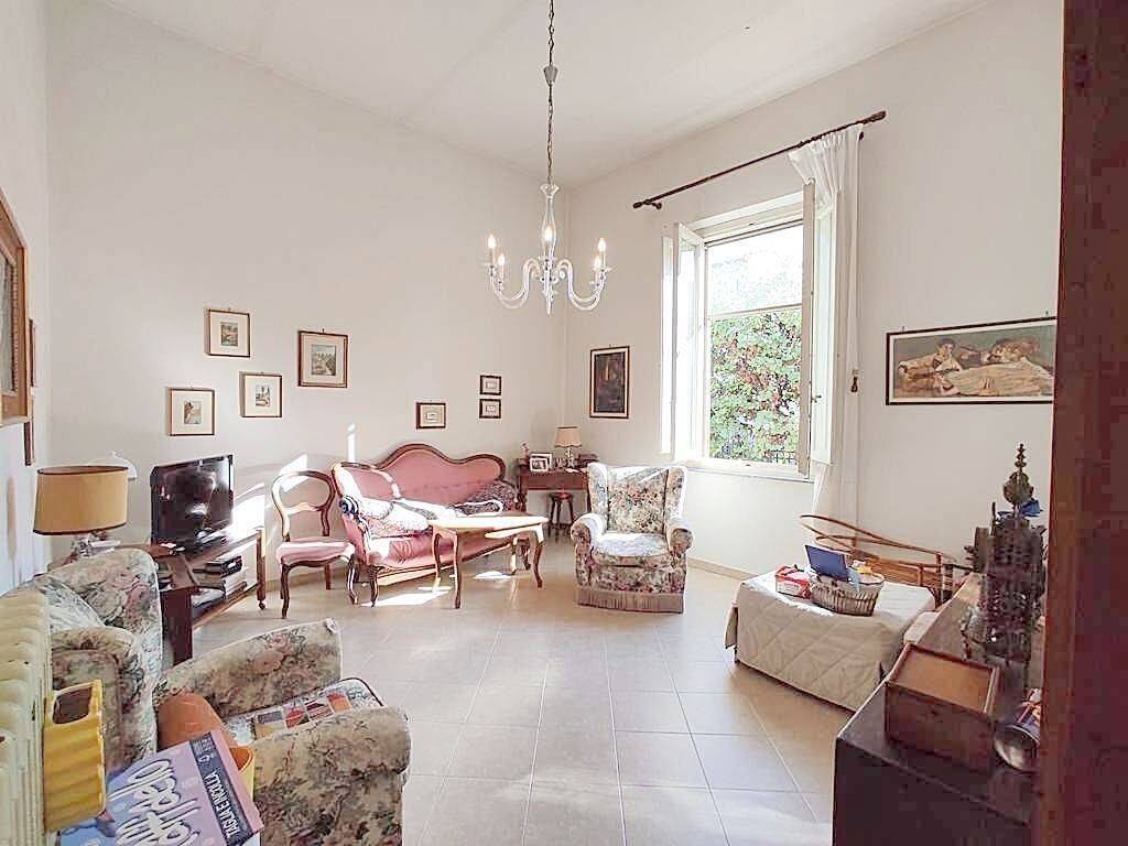 casa indipendente in vendita a Pistoia in zona Centro Città