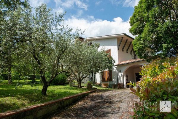 casa indipendente in vendita a Pistoia