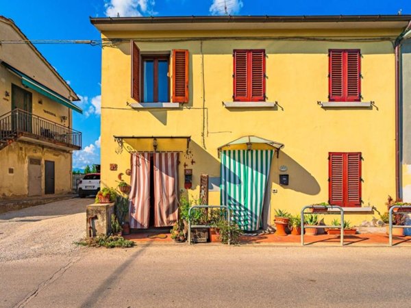 casa indipendente in vendita a Pistoia in zona Spazzavento