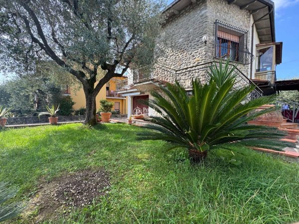 casa indipendente in vendita a Pistoia