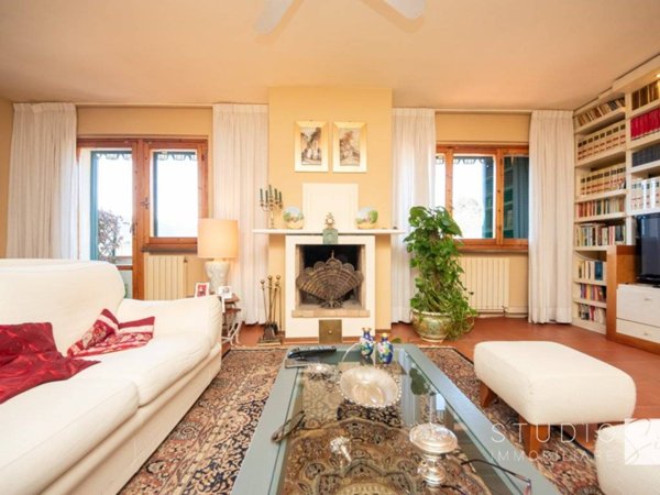casa indipendente in vendita a Pistoia in zona Spazzavento