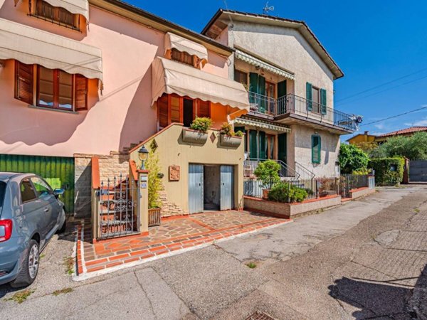 appartamento in vendita a Pistoia in zona Arcigliano