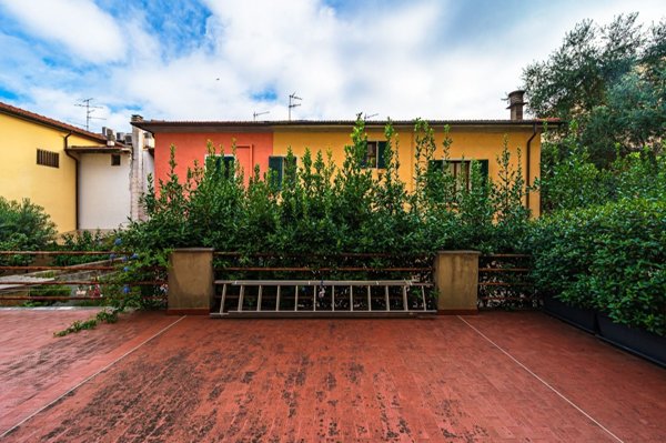 negozio in vendita a Pistoia in zona Centro Città