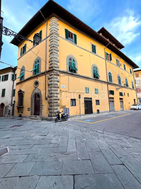 appartamento in vendita a Pistoia in zona Centro Città