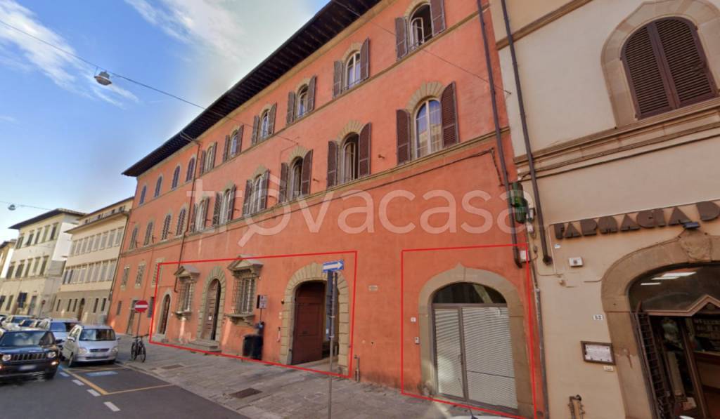 ufficio in vendita a Pistoia in zona Centro Città