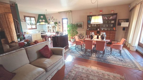 casa indipendente in vendita a Pistoia