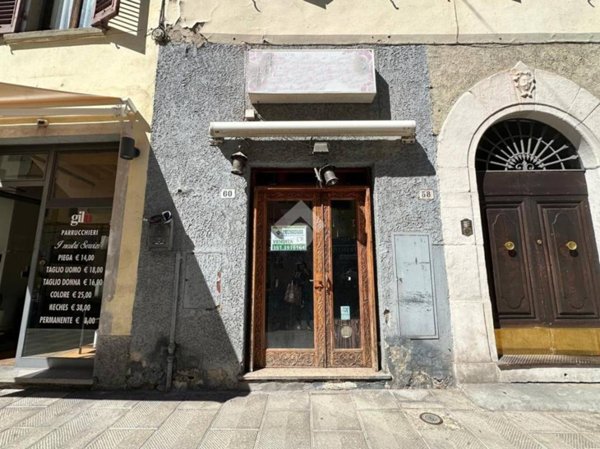 negozio in vendita a Pistoia in zona Centro Città