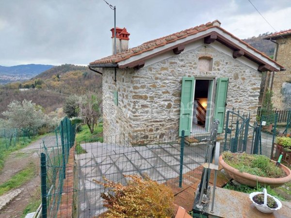 casa indipendente in vendita a Pistoia in zona La Cugna