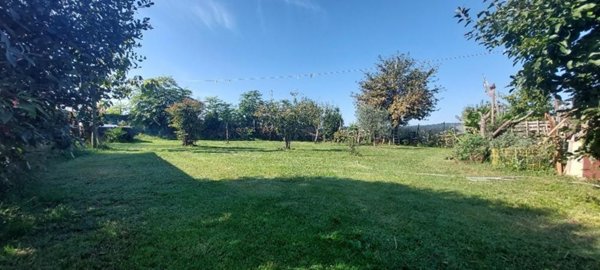 casa indipendente in vendita a Pistoia in zona Spazzavento