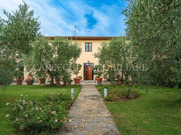 casa indipendente in vendita a Pistoia in zona Centro Città