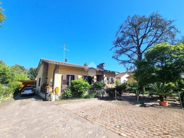 casa indipendente in vendita a Pistoia in zona Centro Città