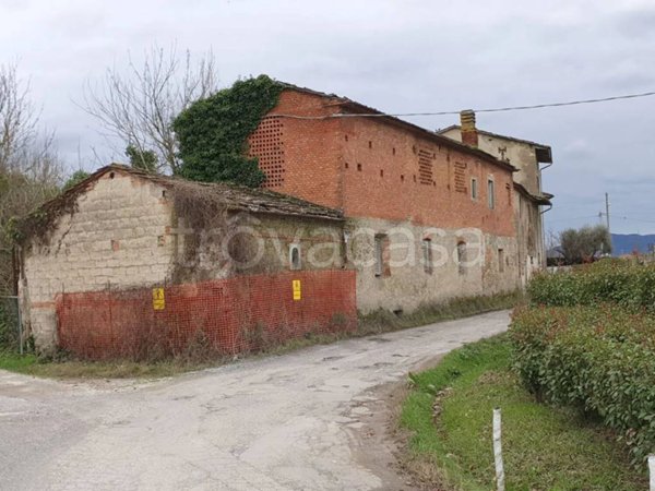 casa indipendente in vendita a Pistoia