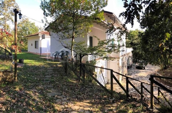 casa indipendente in vendita a Pistoia in zona Spazzavento