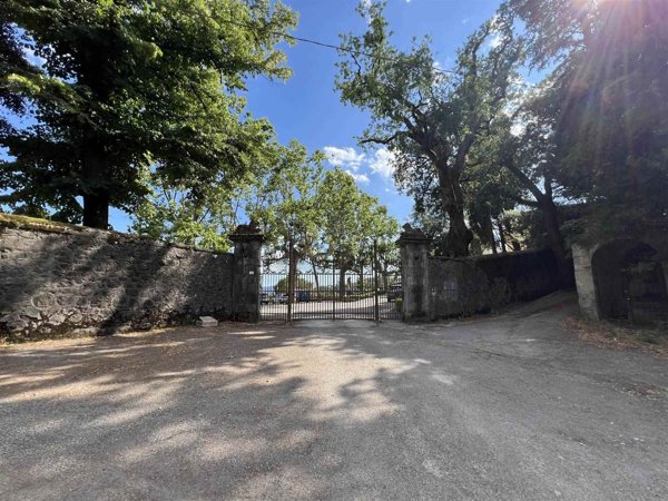 casa indipendente in vendita a Pistoia in zona Le Grazie