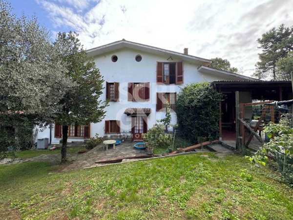 casa indipendente in vendita a Pistoia in zona Arcigliano
