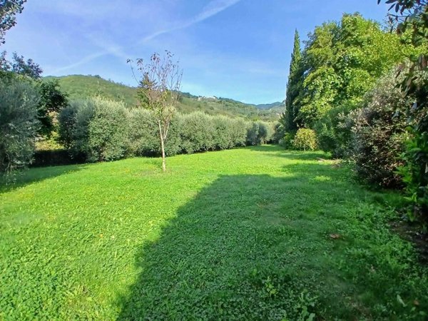 casa indipendente in vendita a Pistoia