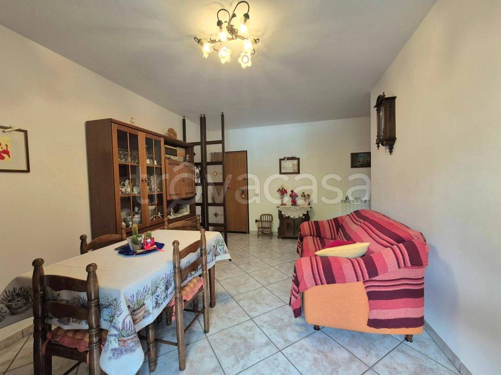 appartamento in vendita a Pistoia in zona Bottegone