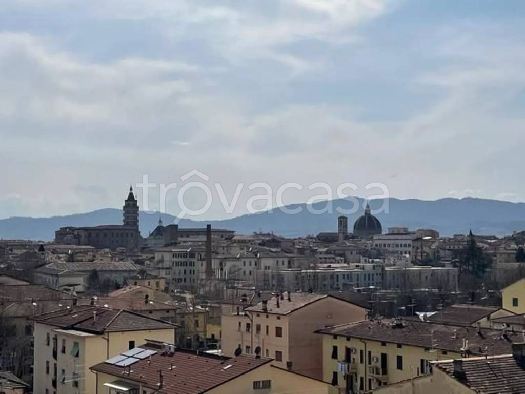 appartamento in vendita a Pistoia in zona Stadio