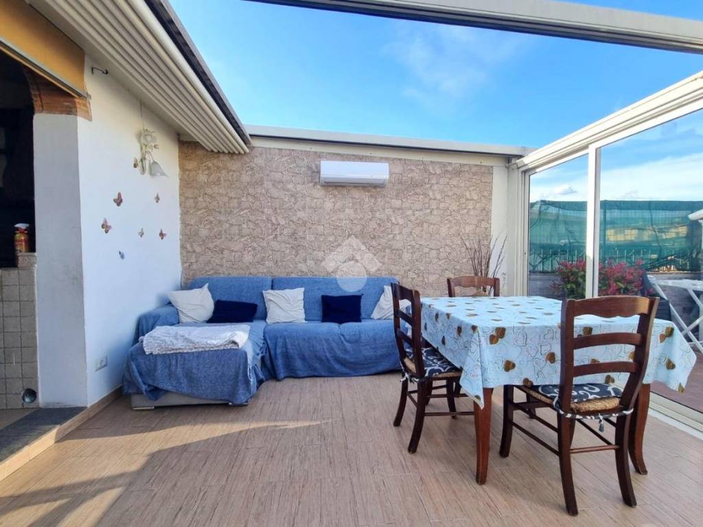 casa indipendente in vendita a Pistoia in zona Bottegone