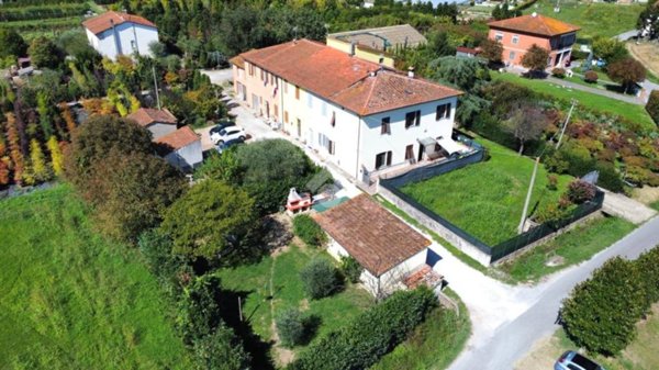 casa indipendente in vendita a Pistoia