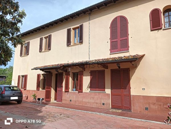 casa indipendente in vendita a Pistoia in zona Pontelungo
