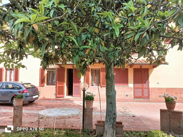 casa indipendente in vendita a Pistoia in zona Spazzavento